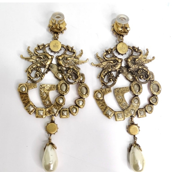 Gold and Pink Chandelier Earrings with Intricate Design - Picture 4 of 7